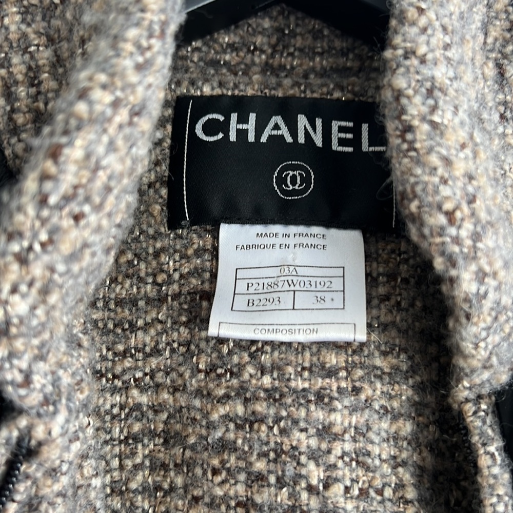 Chanel Calfskin and Tweed Jacket, 38 - Picture 2 of 8